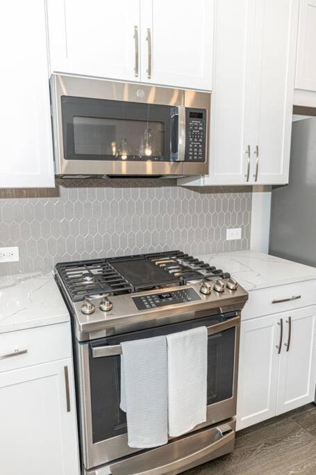 New Spacious 3 Bedroom Suite Garage Parking Free Wi-Fi Office Space And Patio View Duluth Exterior photo