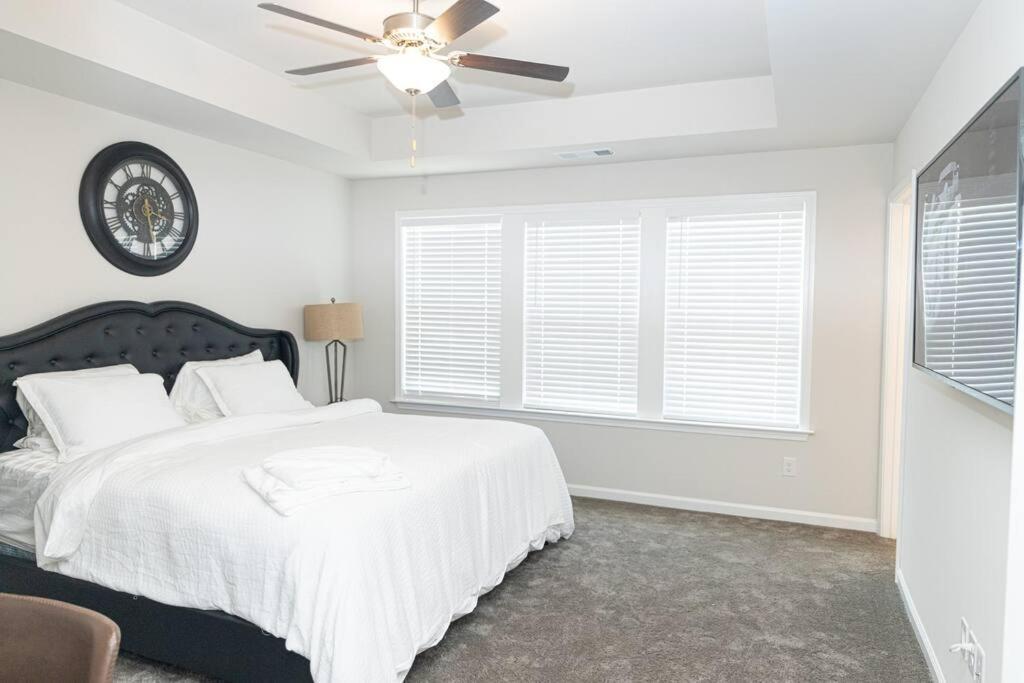 New Spacious 3 Bedroom Suite Garage Parking Free Wi-Fi Office Space And Patio View Duluth Exterior photo